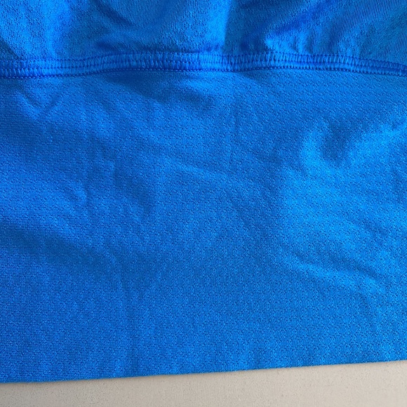 Lululemonm tank w built-in padded sports braw - Picture 8 of 8